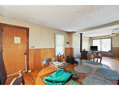 624 Tunnel Rd, Glendale, OR 97442 - photo 5