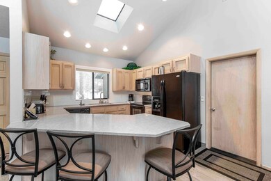 57484 Conifer Ln unit 5, Sunriver, OR 97707 - photo 6