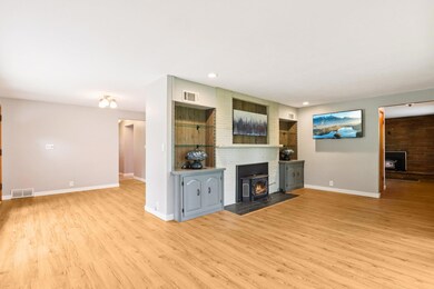 13-web-or-mls-W262S3159 View Dr-S2506-01
