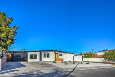 2084 Golden Arrow Dr, Las Vegas, NV 89169 - photo 7