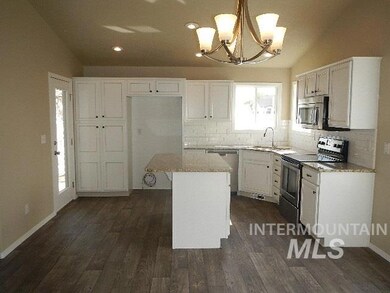 805 W Florida Ave, Nampa, ID 83686 - photo 3