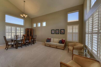 FORMAL LIVING & DINING