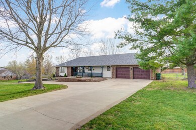 619 S Eisenhower St-5