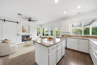 6438 Lilium Ln, Carlsbad, CA 92011 - photo 4