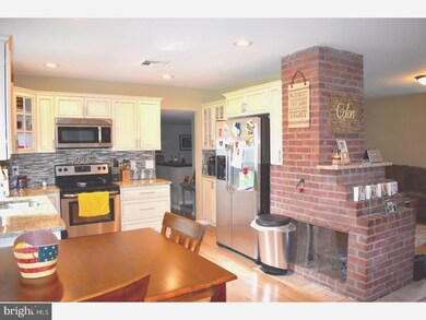 66 Blue Ridge Dr, Levittown, PA 19057 - photo 2