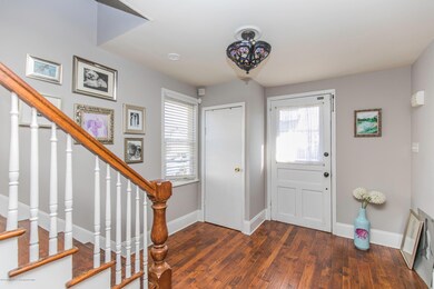 504West-Foyer-New