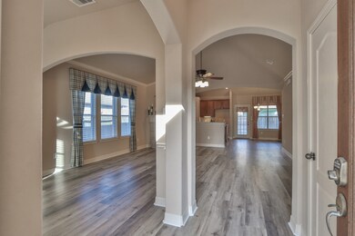 1534 Allison St, Alvin, TX 77511 - photo 4