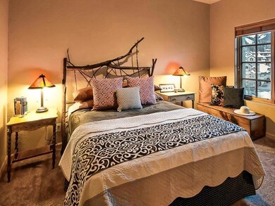 bedroom 2 600x800