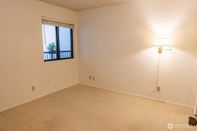 1140 Alki Ave SW unit 303, Seattle, WA 98116 - photo 2