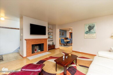 05-Living Room 20220901-DW-3586-Edit