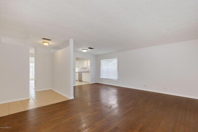 4964 Lofty Pines Cir E, Jacksonville, FL 32210 - photo 6