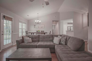 LIVINGROOM