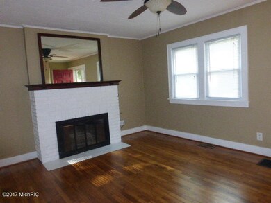 118 N 10th St, Niles, MI 49120 - photo 2