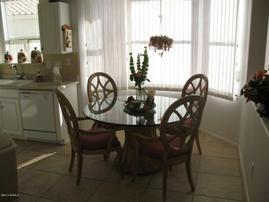 KITCHEN EAT IN AREA