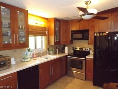 Updated eat in kitchen with ceramic tile floor, Sh