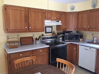 2000 Fisher Rd, Dartmouth, MA 02747 - photo 7