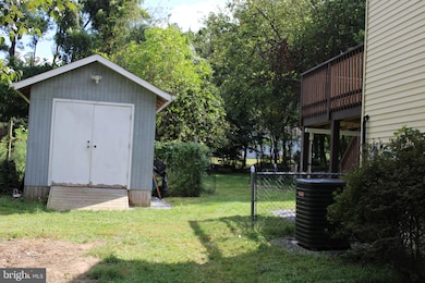 10709 N Lansdale St, Glenn Dale, MD 20769 - photo 5