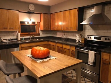 5628 Sandalwood Blvd, Columbus, OH 43229 - photo 2