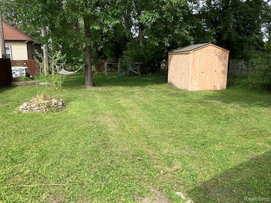 1127 Minnie St, Port Huron, MI 48060 - photo 4