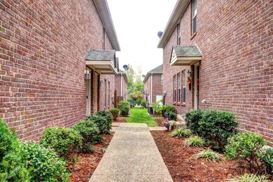 7814 Grand Cascade Dr unit 2701, Louisville, KY 40228 - photo 4