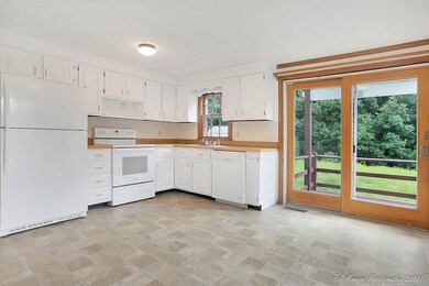 91 Scobie Pond Rd, Derry, NH 03038 - photo 7