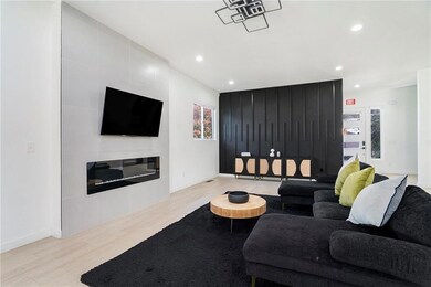 833 Humphries St SW, Atlanta, GA 30310 - photo 6