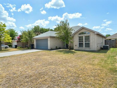 317 Odell St, Cleburne, TX 76033 - photo 2