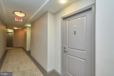 Clarendon 1021 unit 645, Arlington, VA 22201 - photo 3