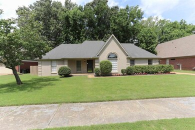 Beautiful, newly painted exterior, well cared for 