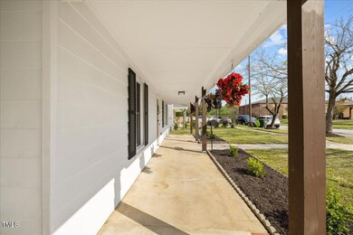05-210 W Hill St