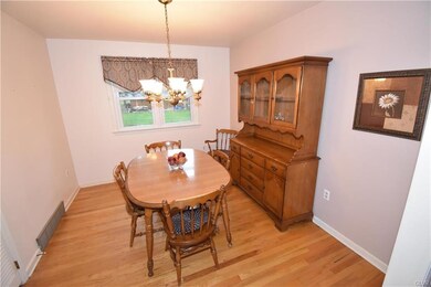 277 Blenheim Dr, Easton, PA 18045 - photo 4