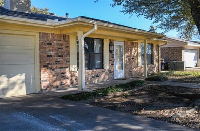 210 Texoma Dr, Whitesboro, TX 76273 - photo 2