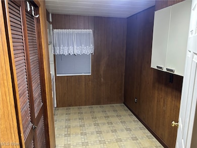 2407 Nesmith Lake Blvd, Akron, OH 44314 - photo 5