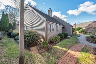 81 Hollister Way N, Glastonbury, CT 06033 - photo 4