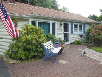 154 Richmond Dr, Warwick, RI 02888 - photo 2