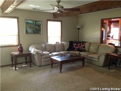 9116 Cedar Creek Rd, Louisville, KY 40291 - photo 4