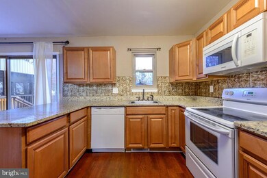 137 Bourbon Ct, Parkville, MD 21234 - photo 6