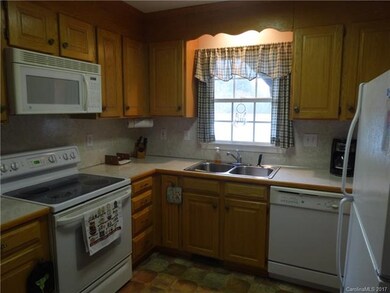 136 Rock Island Dr, Statesville, NC 28625 - photo 7