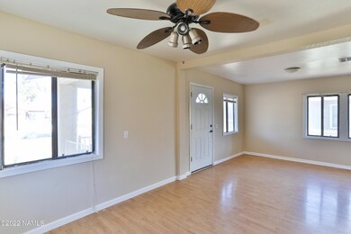 619 W Oak St, Winslow, AZ 86047 - photo 7