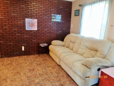 Once was a bedroom, could be reconverted, now part