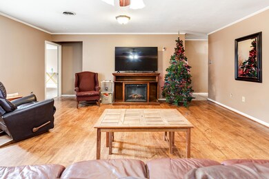 1107 W 14th St, Stuttgart, AR 72160 - photo 4