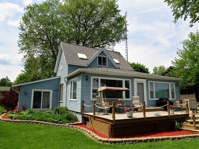 THREE BEDROOM TWO BATHROOM CHAIN O'LAKES FOX RIVER