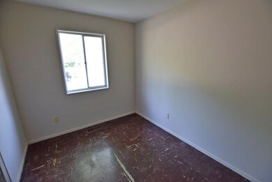 2814 W 18th St, Anderson, IN 46011 - photo 7