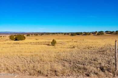 22455 N Post Rd, Paulden, AZ 86334 - photo 6