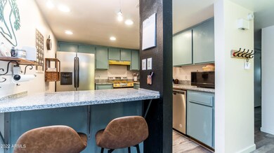 5205 S Hazelton Ln-6