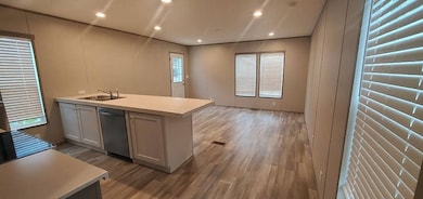 225 Sun Valley Dr, Tampa, FL 33613 - photo 2