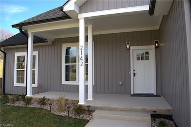 2142 Elizabeth Dr, Mount Airy, NC 27030 - photo 2