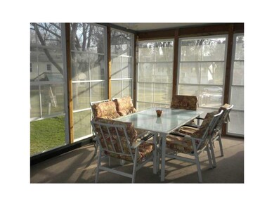 3-Seasons Porch/Room.