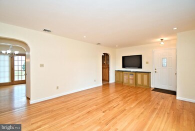 4105 W Chew St, Allentown, PA 18104 - photo 6