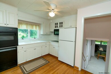 3 Hemlock Ln, Schenectady, NY 12302 - photo 3